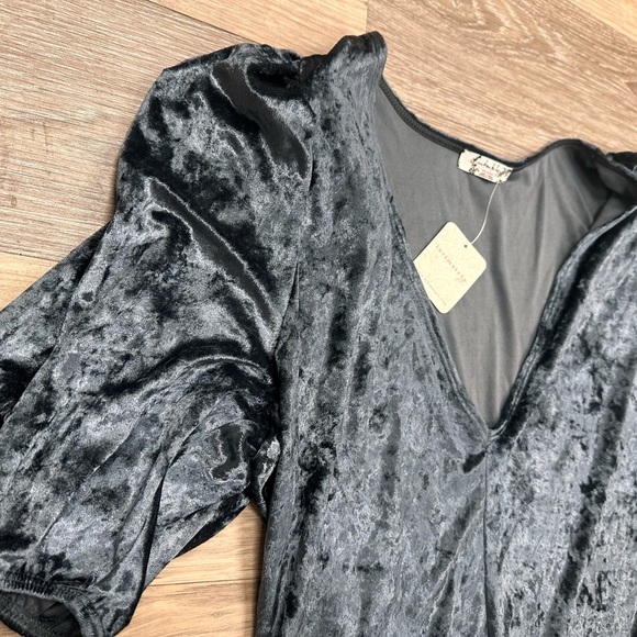 NWT Free People Don’t you wish Crushed Velvet Bodysuit Blue medium - Picture 7 of 9